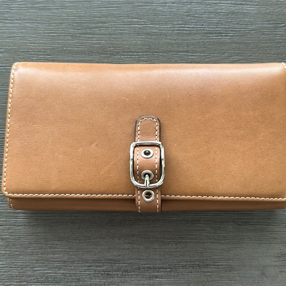 Brand new Coach Wallett - Picture 1 of 2